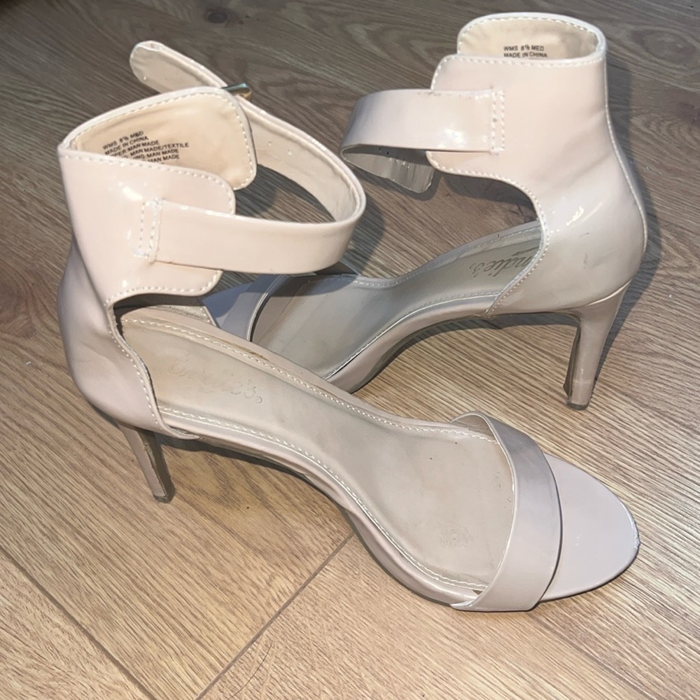 Candie’s Nude Heels size 8 1/2